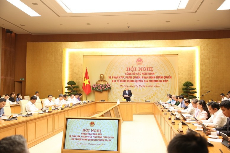 Công bố các nghị định về phân cấp, phân quyền, phân định thẩm quyền khi tổ chức chính quyền địa phương 2 cấp